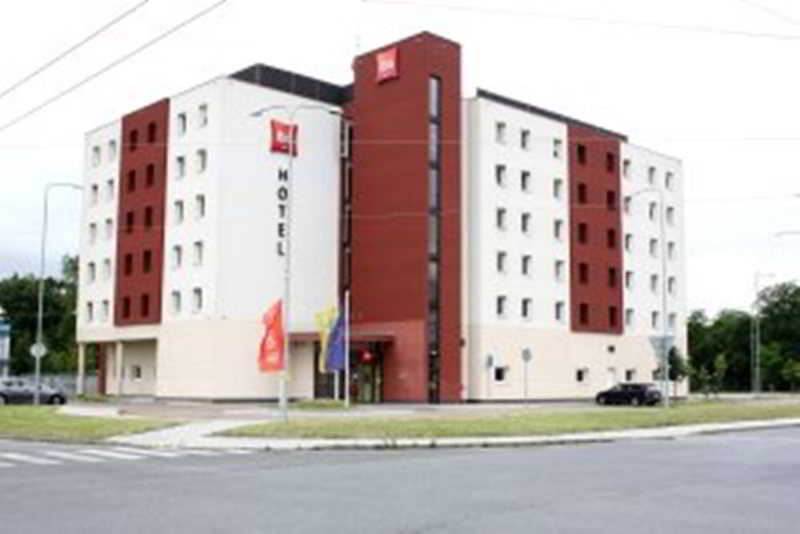 Ibis Hotel Plzen Exterior photo