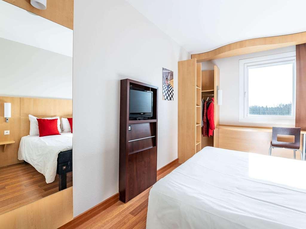 Ibis Hotel Plzen Room photo