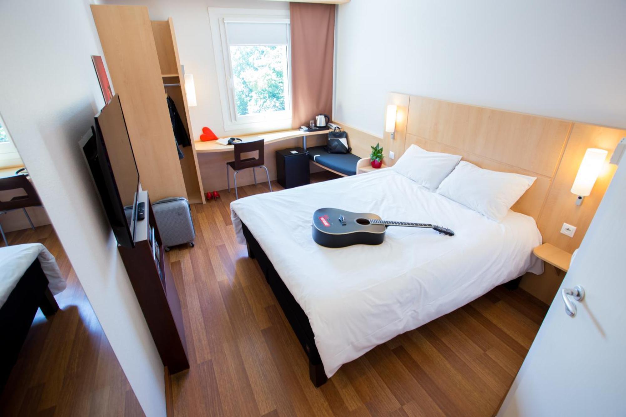Ibis Hotel Plzen Exterior photo